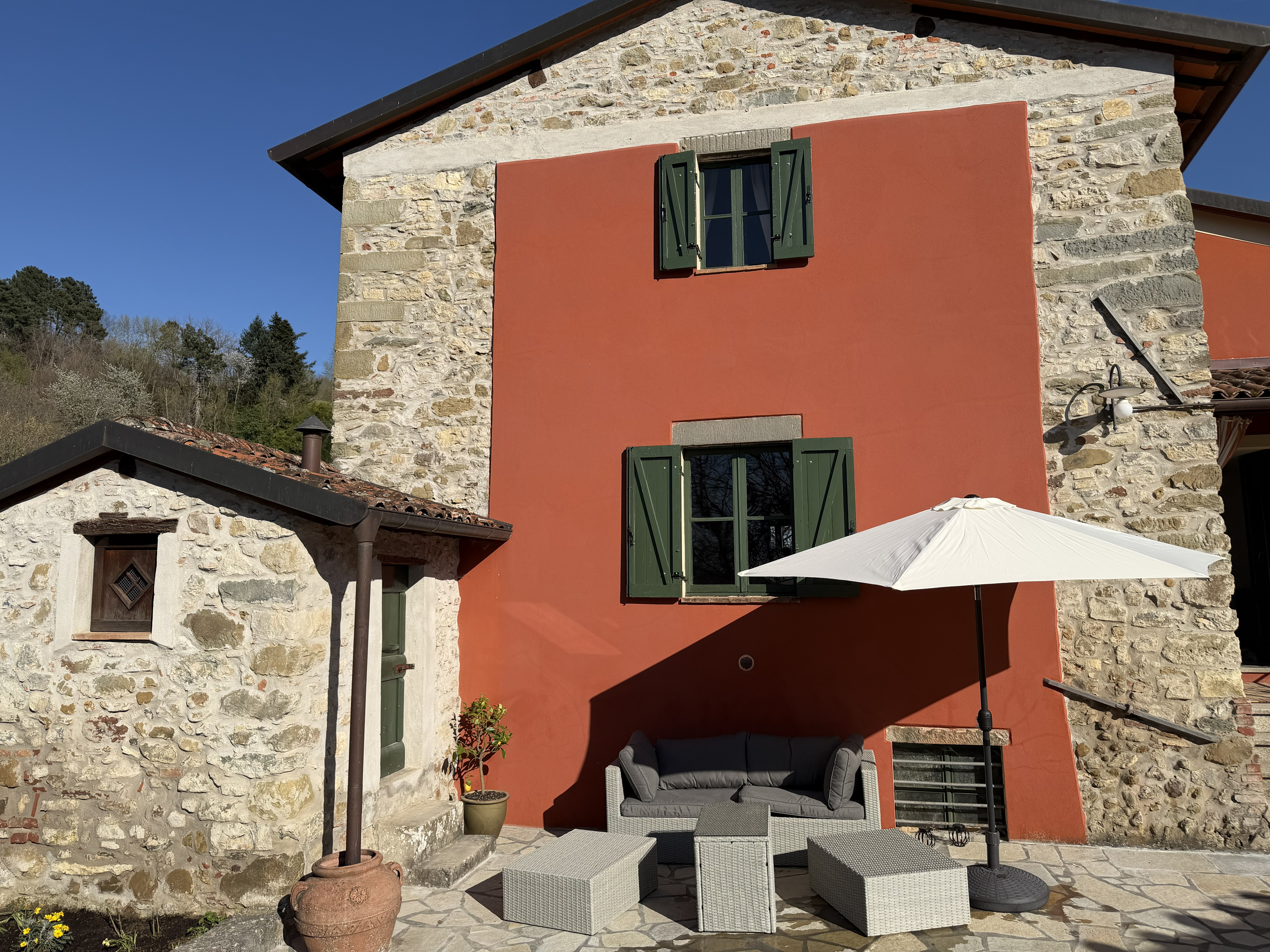 Hauptansicht der Casa Collina di Barga